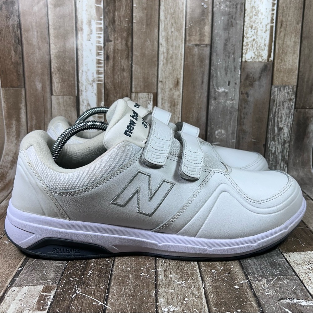 New Balance 813 Shoes Men 10.5 Women 12 D White Leather Straps Walking Sneakers